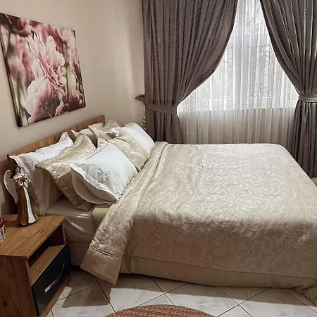 Bed & Breakfast Art *
